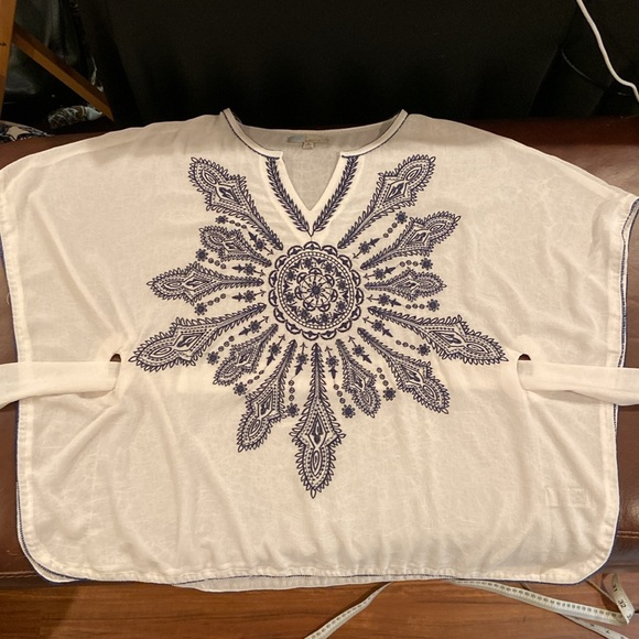 Cecico gauzy, flowy top, white with navy embroidered design, S - Picture 5 of 7